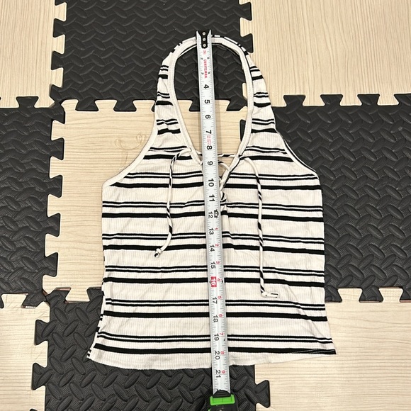 Tillys white and black striped halter stretchy full tilt brand size large NWT - Picture 4 of 11